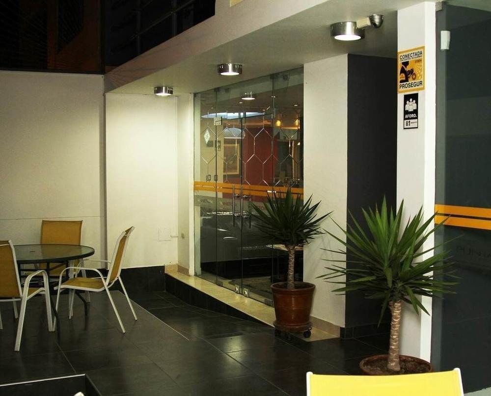 Hotel Vanetom Чиклайо Екстериор снимка