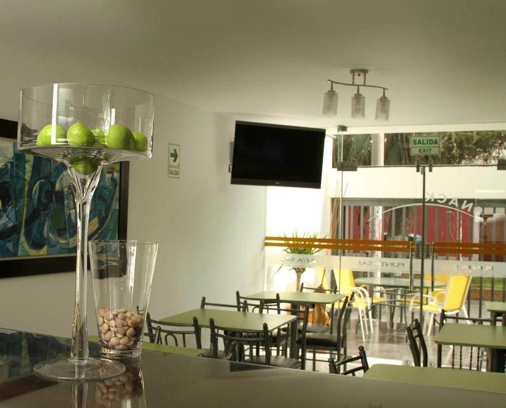 Hotel Vanetom Чиклайо Екстериор снимка
