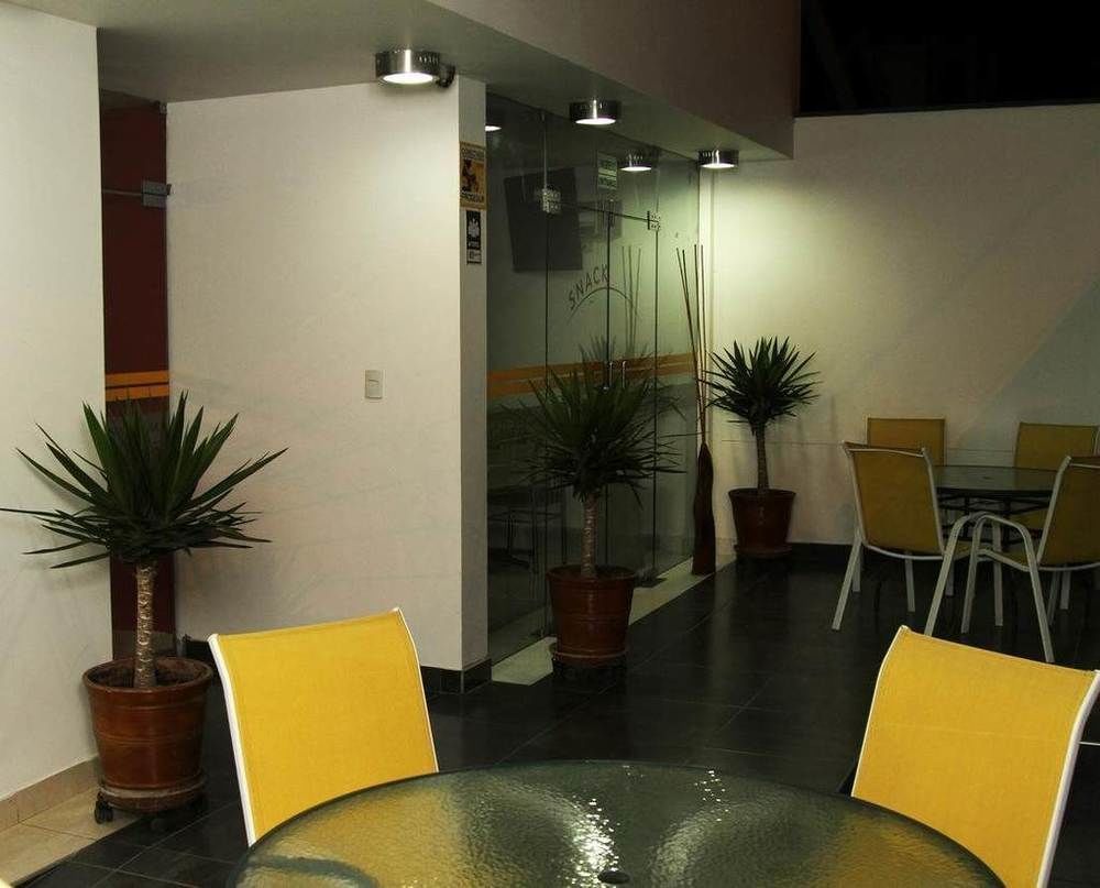 Hotel Vanetom Чиклайо Екстериор снимка